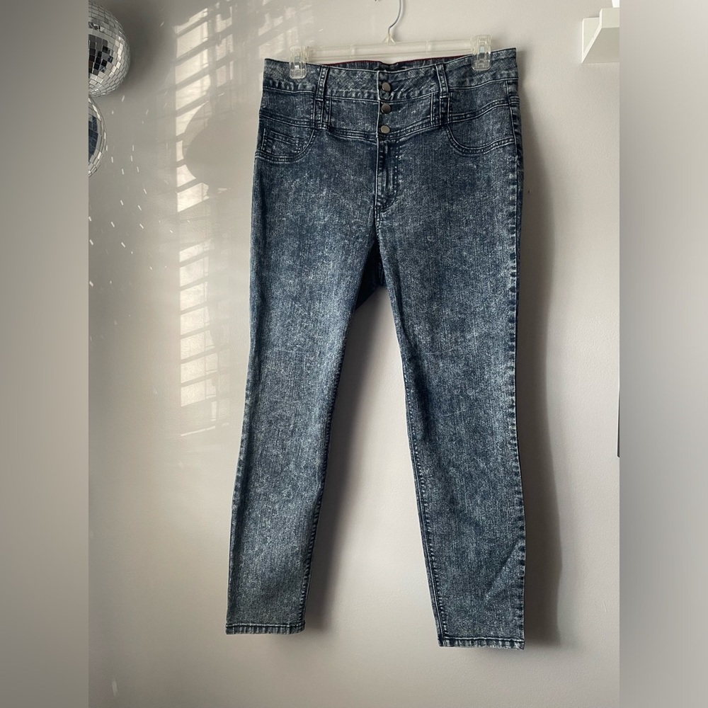 Forever 21 plus size acid wash look jeans size 16